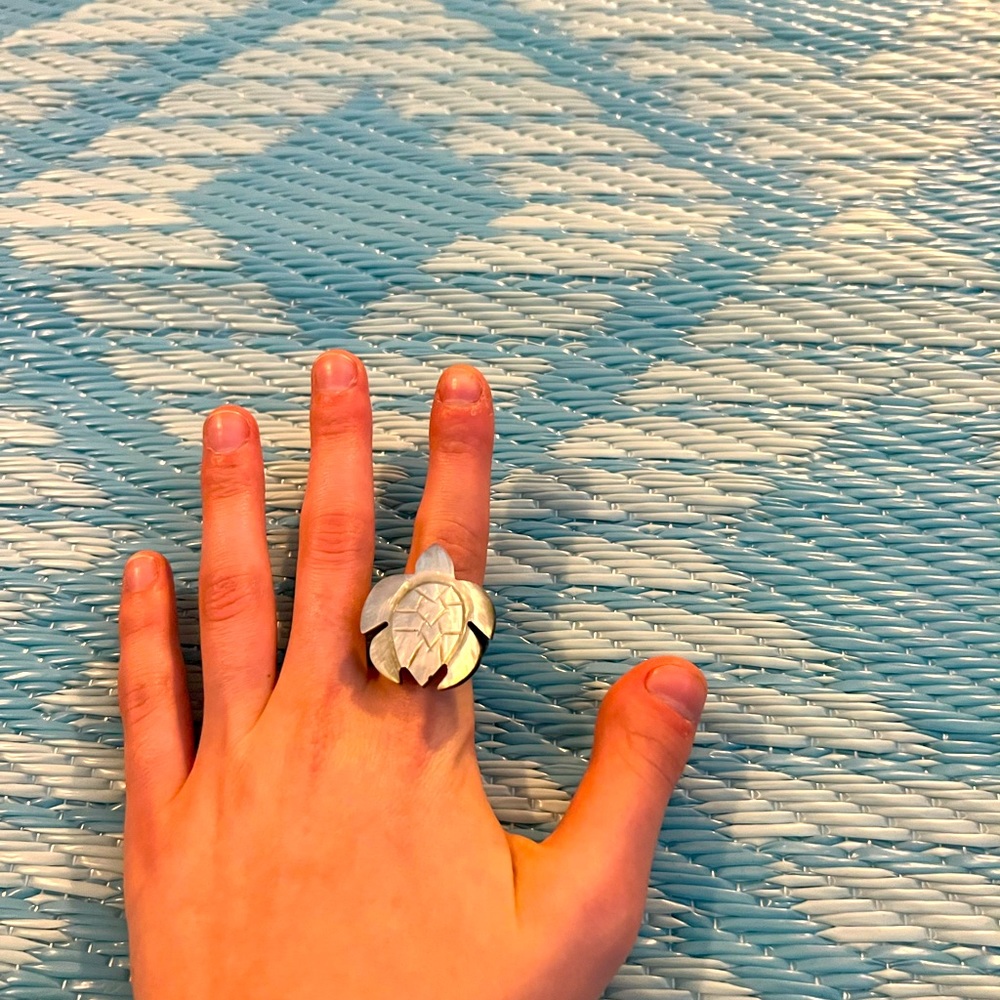 Turtle ring made out of shell